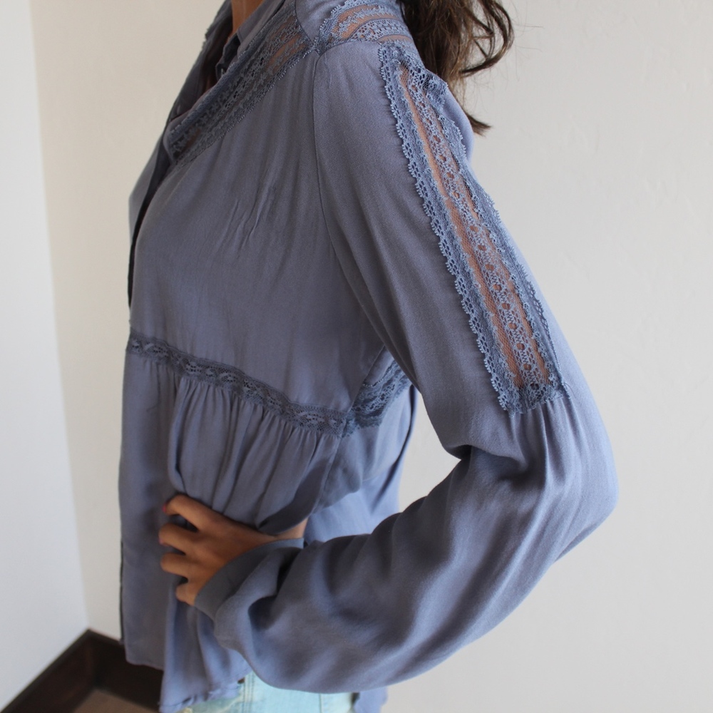 Blue top - Picture 2 of 3